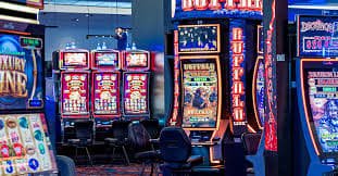 Live dealer roulette and blackjack table interface